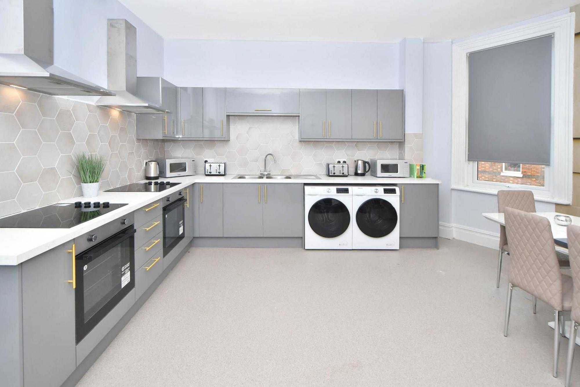 One Battison - Affordable Rooms, Suites & Studios In Stoke On Trent 외부 사진