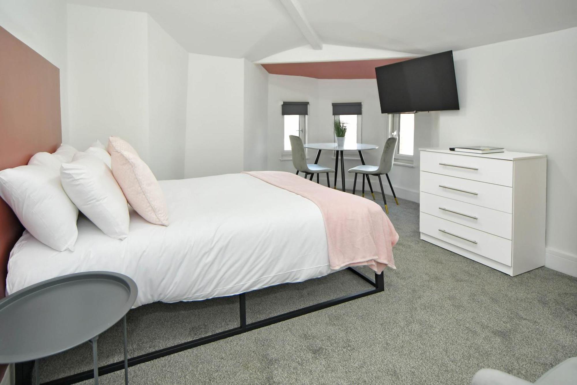 One Battison - Affordable Rooms, Suites & Studios In Stoke On Trent 객실 사진