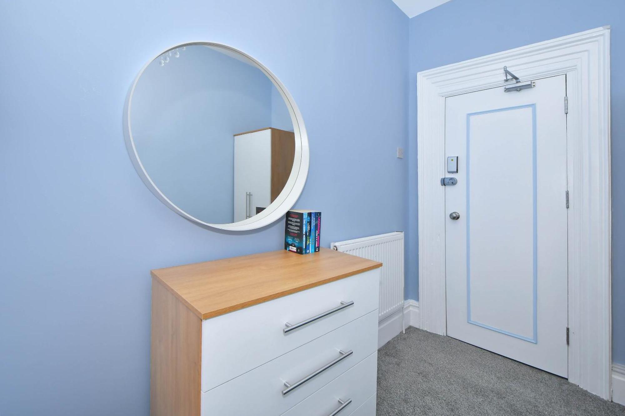 One Battison - Affordable Rooms, Suites & Studios In Stoke On Trent 객실 사진